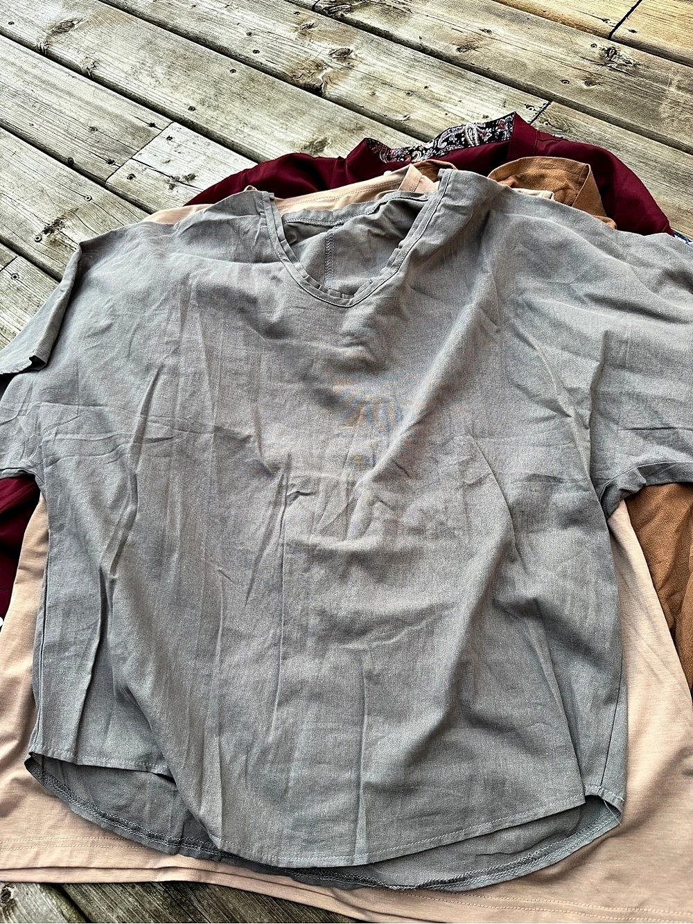 Men’s 5-Piece Mixed Tops Bundle Button Up Shirts Henley V-Neck Plaid (1) - Picture 8 of 10